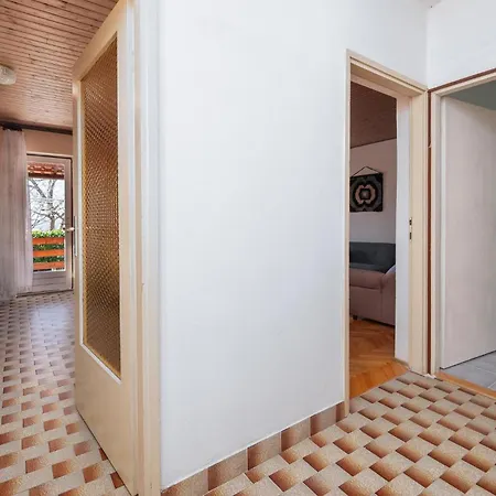 3 Bedroom Beautiful In * Labin (Istria)