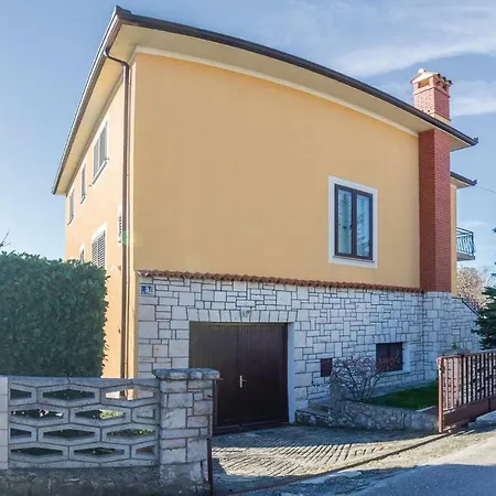 Apartment Stunning In Labin With Kitchen