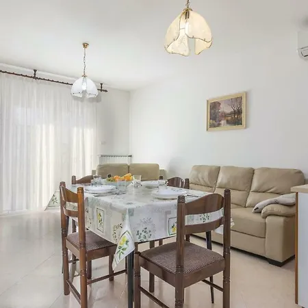 Stunning In Labin With Kitchen Apartment